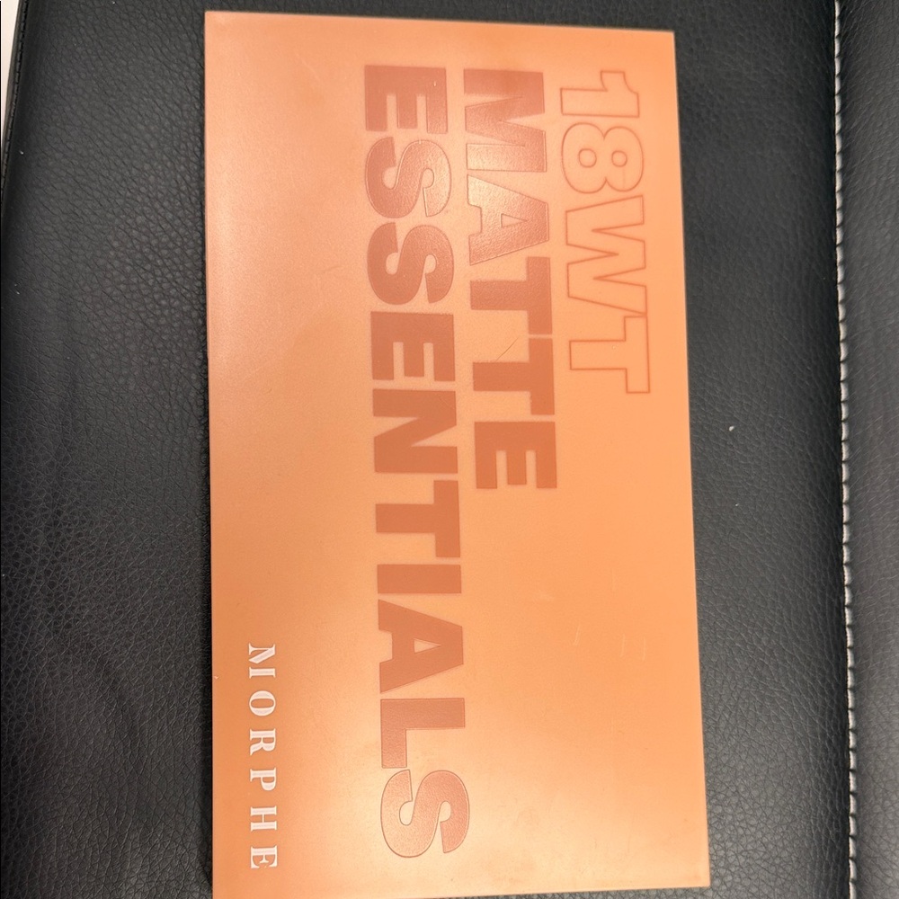 Morphe 18WT Matte Essentials in Warm Orange